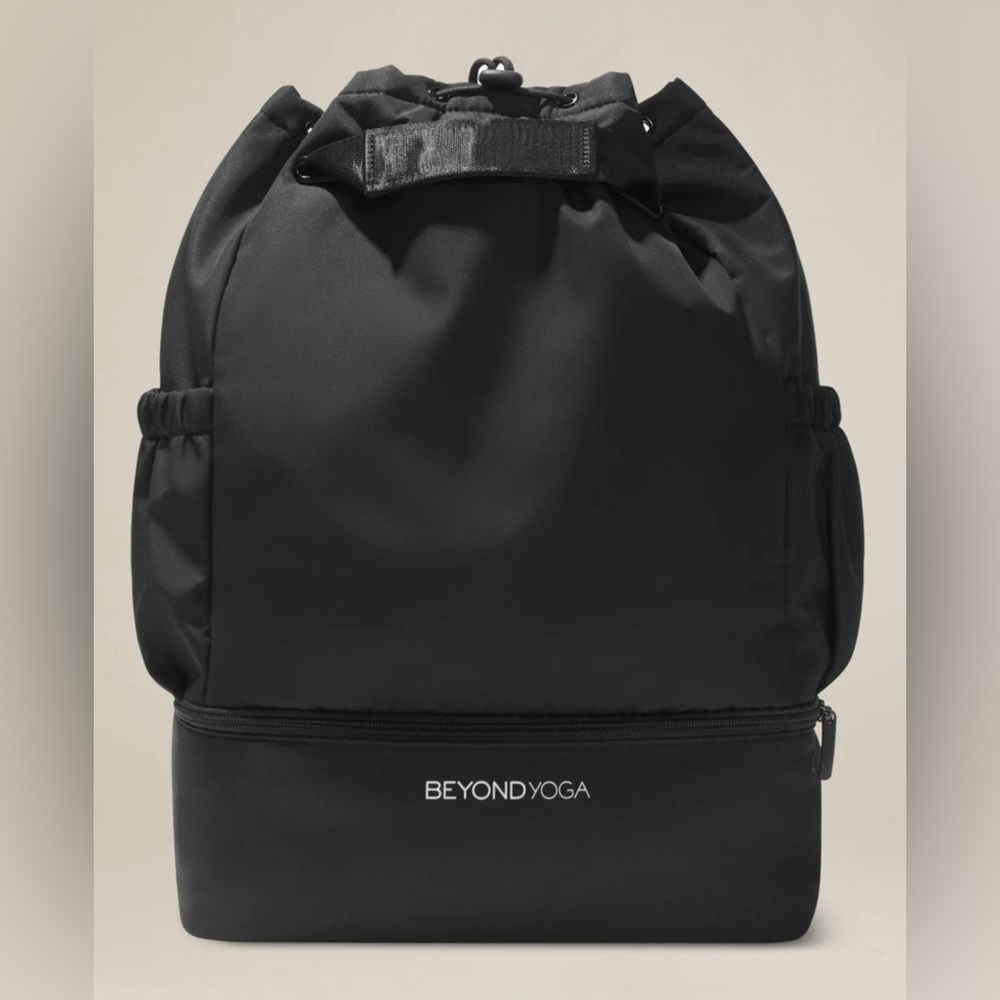 Beyond Yoga Convertible Gym Bag. Fit for gym to desk, weekday to weekend getaway